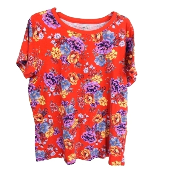 Torrid Red Floral Classic Fit Tee - Picture 1 of 3